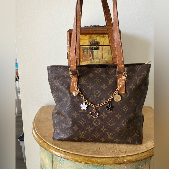 Louis Vuitton Monogram Tote - Picture 15 of 15